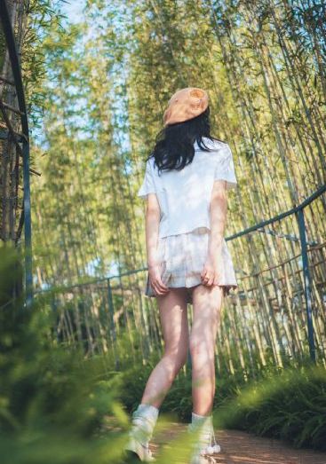 被门卫蹂躏的校花_BD英语电影完整版