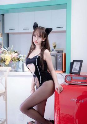 午夜人体视频_720高清免费观看